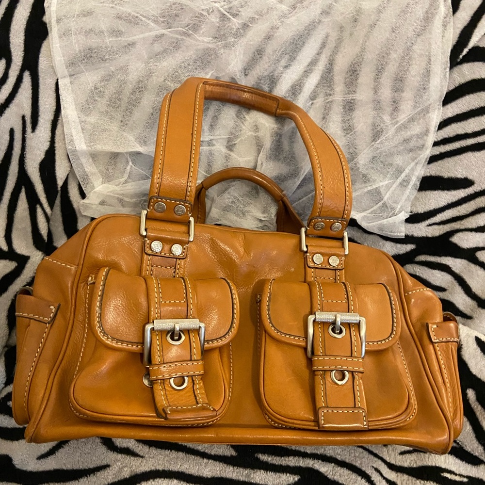 Very cute tote with front pockets